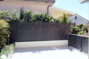 Ograja iz aluminija za dvorišče in vrt